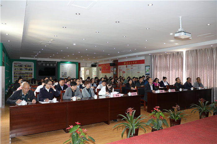 西藏阜康醫(yī)療黨委積極開(kāi)展“不忘初心、牢記使命”主題教育和“不忘合作初心，繼續(xù)攜手前進(jìn)”主題教育